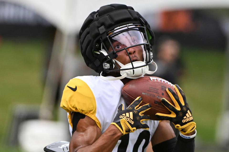 Pittsburgh Steelers wide receiver Calvin Austin III participates an NFL football team's training camp workout in Latrobe, Pa., Tuesday, Aug. 1, 2023.
