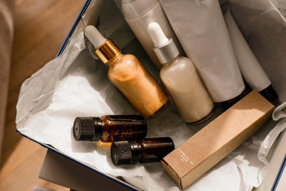 Mit Beauty-Boxen könnt ihr neue Produkte ausprobieren. (Bild: Getty)