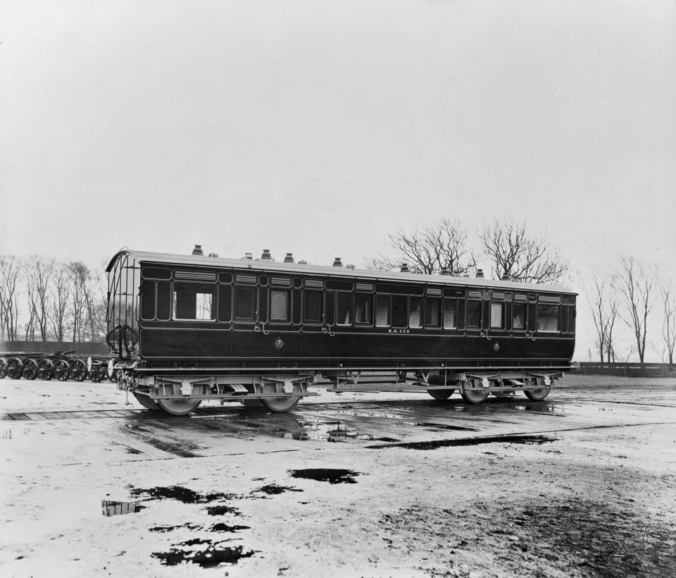 Midland Railway four-wheel bogie sleeping carriage, built 1887