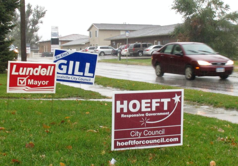 Who covers local political races if a town’s newspaper has gone under? <a href="https://newsroom.ap.org/detail/IowaTownVoteAdBlitz/fe05b8adcc6c47c89065d16f29cca96c/photo?Query=city%20council%20iowa&mediaType=photo&sortBy=arrivaldatetime:desc&dateRange=Anytime&totalCount=51&currentItemNo=22" rel="nofollow noopener" target="_blank" data-ylk="slk:AP Photo/Ryan J. Foley;elm:context_link;itc:0;sec:content-canvas" class="link ">AP Photo/Ryan J. Foley</a>