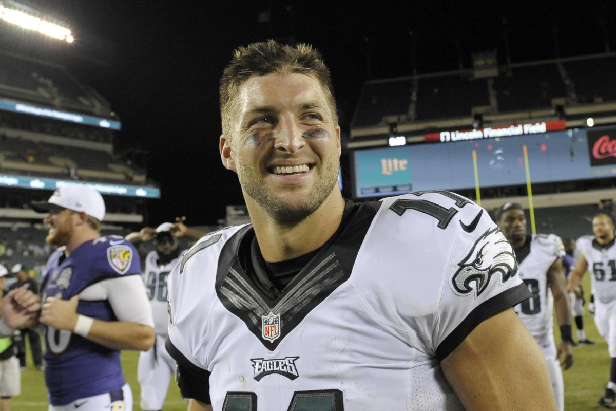 Tebow Polarizes Fans Even in Jacksonville, His Hometown - The New