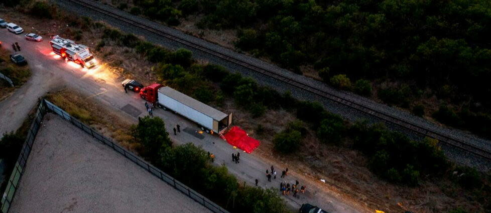 Les corps sans vie ont été découverts dans un camion, près de San Antonio.
