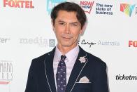 Die zweite Staffel der US-Ausgabe hatten dann wenigstens einen halbwegs prominenten Gewinner: "Young Guns"-Star Lou Diamond Phillips holte sich 2009 die Krone - und stach dabei vor allem zwei Brüder aus ... (Bild: Mark Metcalfe/Getty Images)