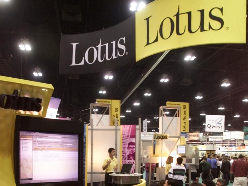 A demonstration of Lotus Notes software takes place on the exhibit floor at the Spring Internet World trade show April 14 in Los Angeles. Several software and hardware companies displayed their Internet products and services at the show.