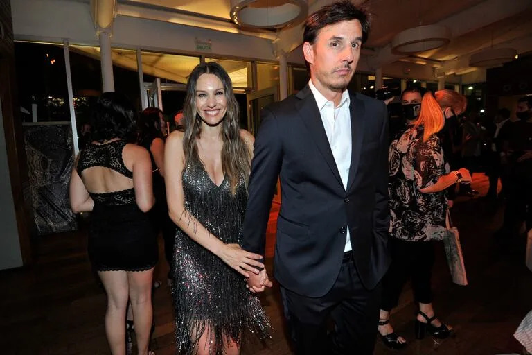 Pampita Ardohain y su esposo Roberto García Moritán, en momentos más felices