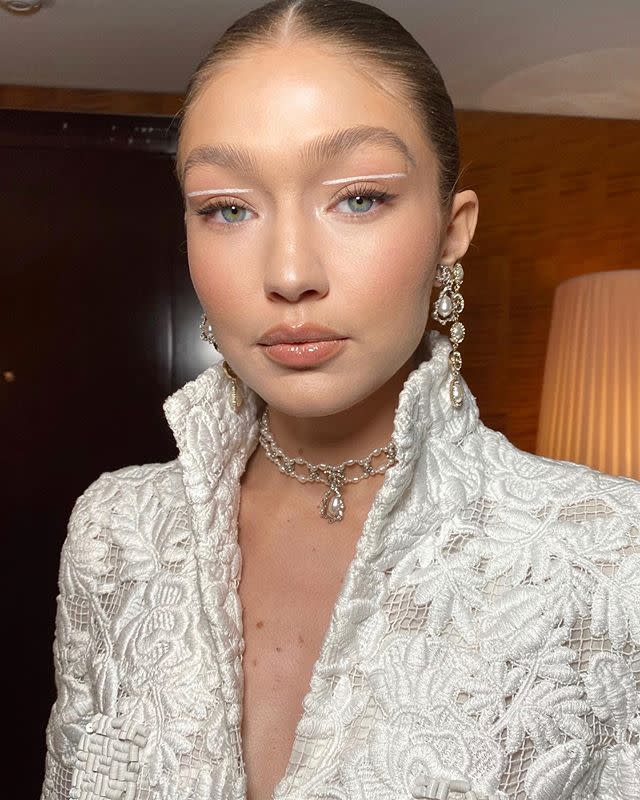 8) White Eyeliner for Summer 2020