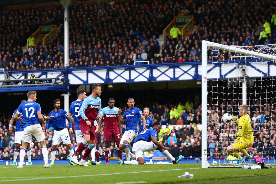 LIVERPOOL, ENGLAND - OCTOBER 19: Jordan Pickford of Everton saves from Andriy Yarmolenko of West Ham United the Premier League match between Everton FC and West Ham United at Goodison Park on October 19, 2019 in Liverpool, United Kingdom. (Photo by Robbie Jay Barratt - AMA/Getty Images)