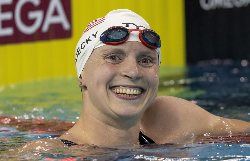 Katie Ledecky sets world record in 1,500meter freestyle