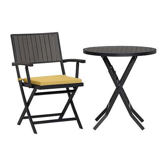 Get the look with the Crate & Barrel Alfresco Folding Table ($199).