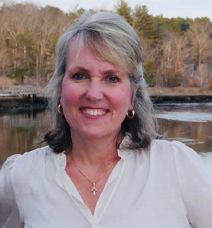 Donna Snow is a candidate for Norwell town clerk.