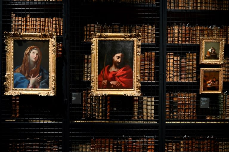 La bibliothèque-musée Inguimbertine, dans l'ancien hôtel-Dieu de Carpentras, le 19 avril 2024 dans le Vaucluse (Sylvain THOMAS)