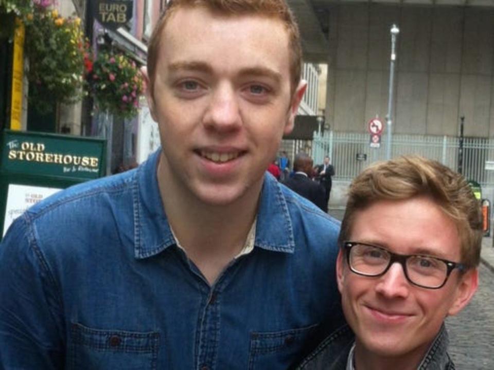 Brian mit dem Youtuber Tyler Oakley in Dublin im Jahr 2012.