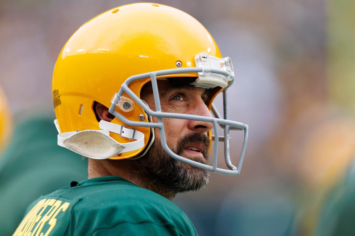 Bears Say Goodbye to Owner Aaron Rodgers in Unique Way 