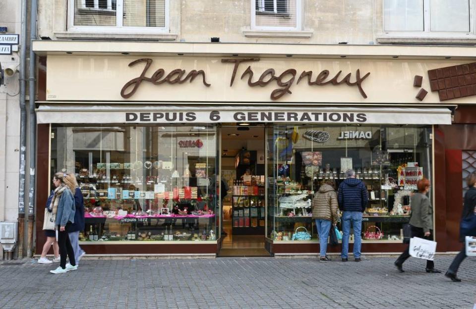 Photo d’illustration de la chocolaterie Trogneux, à Amiens, devant laquelle le petit-neveu de Brigitte Macron, Jean-Baptiste Trogneux, a été agressé le 15 mai dernier en marge d’une manifestation non déclarée. 