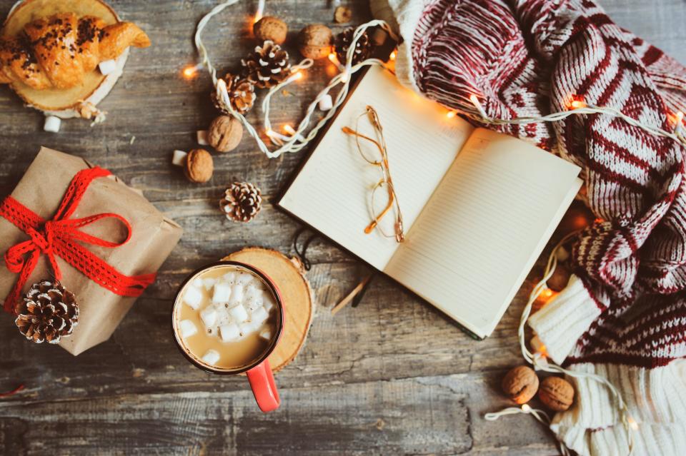 30 Perfect Captions for Your Cozy Christmas Instagram