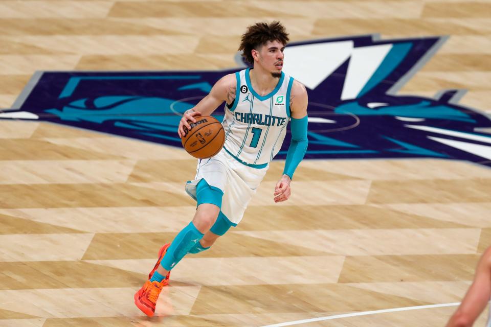 CHARLOTTE, NC - NOVEMBER 16: LaMelo Ball (1) of the Charlotte Hornets drives to the basket during a basketball game between the Charlotte Hornets and the Indiana Pacers on Nov 16, 2022 at Spectrum Center in Charlotte, NC. (Photo by David Jensen/Icon Sportswire via Getty Images)