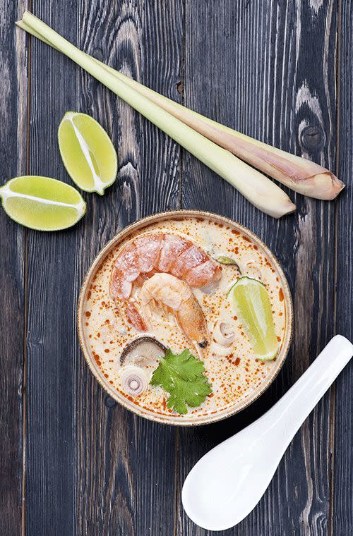 Lemongrass is easily recognised with its long stem, unique flavour and lovely lemon aroma. Many famous Thai preparations use lemongrass such as tom yum soup, green curry paste and tom kha gai soup.