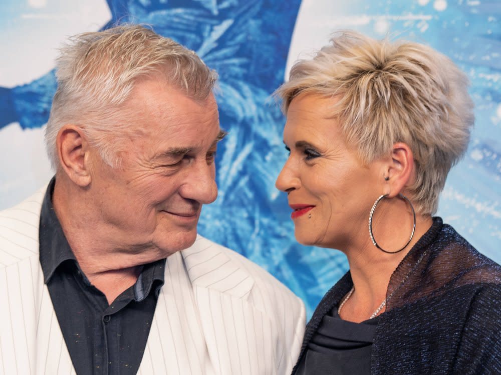 Heinz Hoenig und Annika Kärsten-Hoenig gehen seit sechs Jahren gemeinsam durchs Leben. (Bild: imago/Chris Emil Janßen)