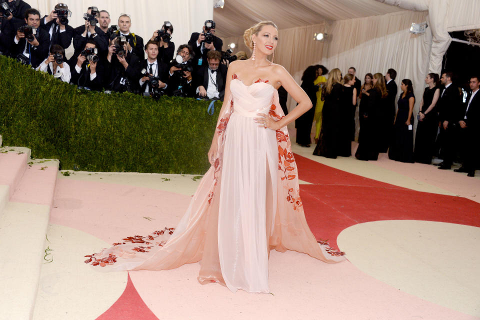 <p>Para la exclusiva gala del Met, sin embargo, apostó por un vestido de Burberry y acertó. ¡Parecía una princesa! (Foto: Gtres). </p>