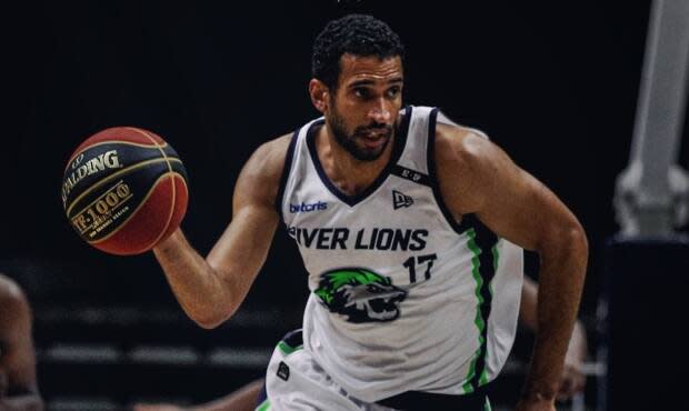 Thomas Scrubb, seen above, lea the Niagara River Lions against the Hamilton Honey Badgers on Thursday with 24 points. Jaylen Babb Harrison and Philip Scrubb added 17 and 16, respectively. (@RiverLions/Twitter - image credit)