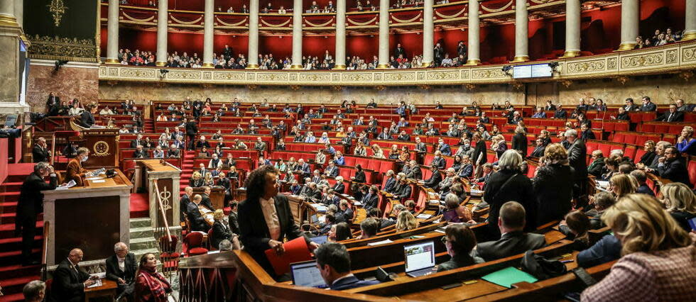 L'Assemblée nationale a voté à l'unanimité une proposition de loi visant à créer une aide financière d'urgence pour les victimes de violences conjugales.  - Credit:Fred Dugit / MAXPPP / PHOTOPQR/LE PARISIEN/MAXPPP