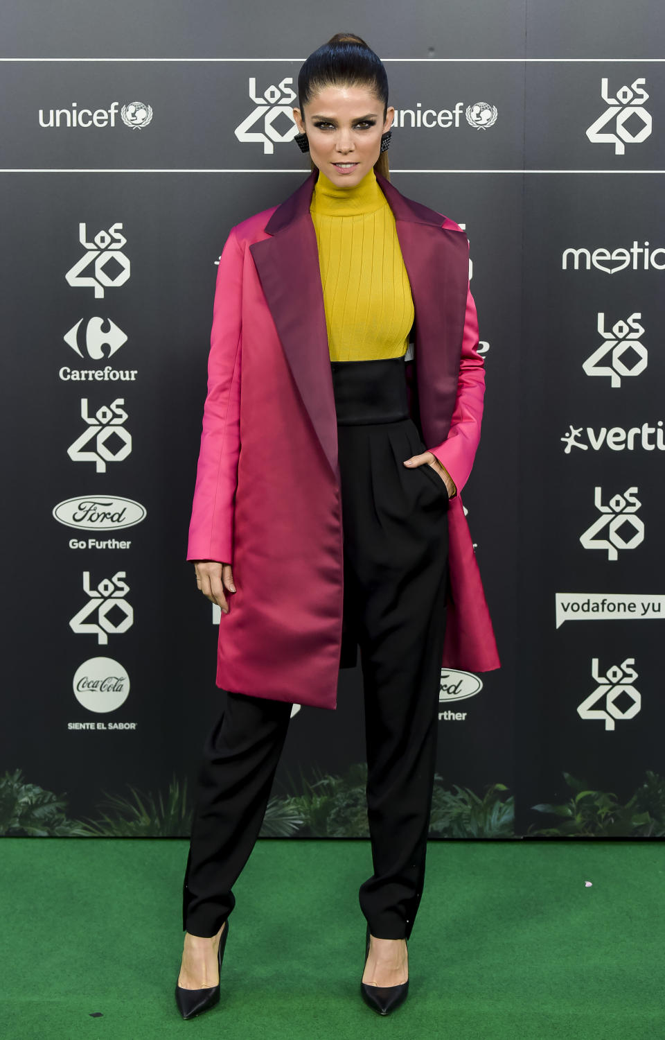 La actriz colombiana casi nunca nos defrauda en un <em>photocall </em>y no hizo una excepción en LOS40 Music Awards 2018. Y es que Juana Acosta apostó por un sofisticado conjunto de Lanvin que acaparó buena parte de los focos. (Foto: Juan Naharro Gimenez / Getty Images)