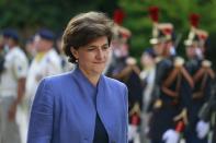 Comme François Bayrou et Marielle de Sarnez, Sylvie Goulard a été nommée au gouvernement le 17 mai 2017, comme ministre des Armées. Comme François Bayrou et Marielle de Sarnez, Sylvie Goulard annoncera son départ le 21 juin. Comme ses deux collègues du MoDem, c'est à cause de l'affaire des assistants parlementaires du MoDem au Parlement européen. (crédit AFP)