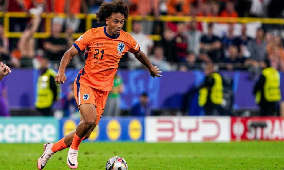 <span>Joshua Zirkzee takes on the England defence during the Netherlands’ semi-final defeat.</span><span>Photograph: Andre Weening/Orange Pictures/Shutterstock</span>