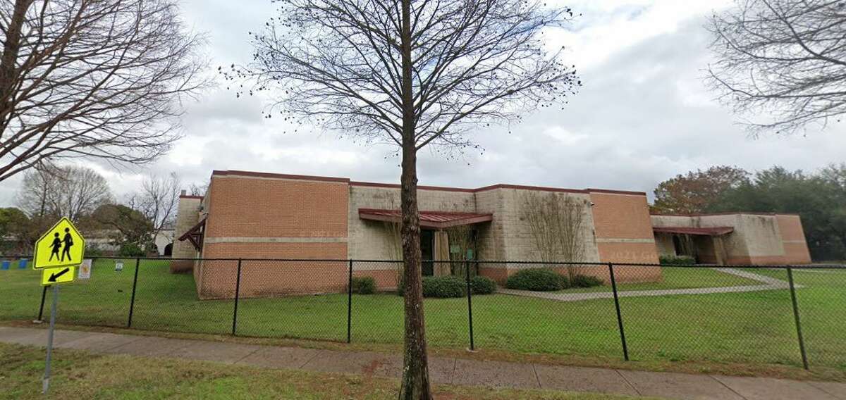 Lantrip Elementary School, where Serenity was sent home by foot by a supply teacher (Google Maps)