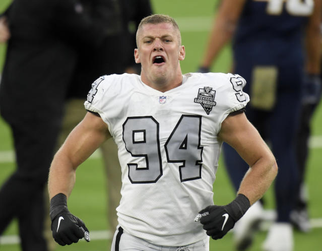 Raiders cortan a primer jugador abiertamente gay de la NFL