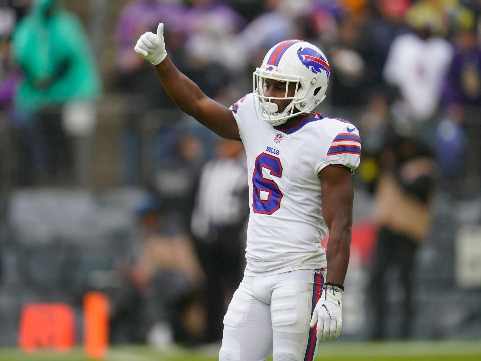 Isaiah McKenzie waits to receive a kickoff against the Baltimore Ravens.