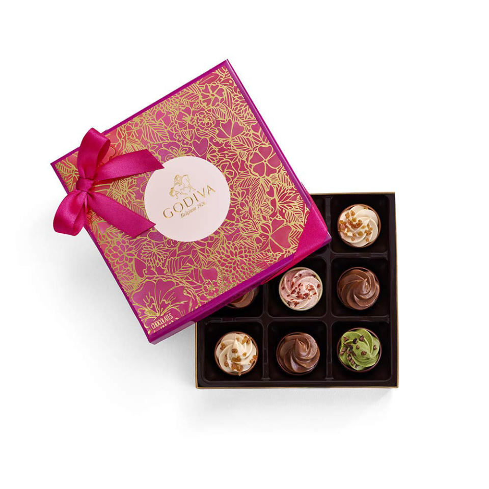 Godiva Chocolatier Valentine’s Day Fairy Cakes Gift Box