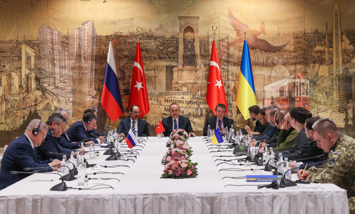 ISTANBUL, TURKIYE - MARCH 29: Turkish Foreign Minister Mevlut Cavusoglu (C) gives a thank you speech during the peace talks between delegations from Russia and Ukraine at Dolmabahce Presidential Office in Istanbul, Turkiye on March 29, 2022. Turkish Presidency Spokesperson Ibrahim Kalin and Turkish Deputy Foreign Minister Sedat Onal also attended the meeting. (Photo by Cem Ozdel/Anadolu Agency via Getty Images)