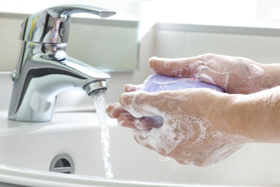 It can be liquid, bar or powder, as long as you lather well, <a href="http://www.mayoclinic.org/healthy-living/adult-health/in-depth/hand-washing/art-20046253" target="_blank">according to the Mayo Clinic</a>.