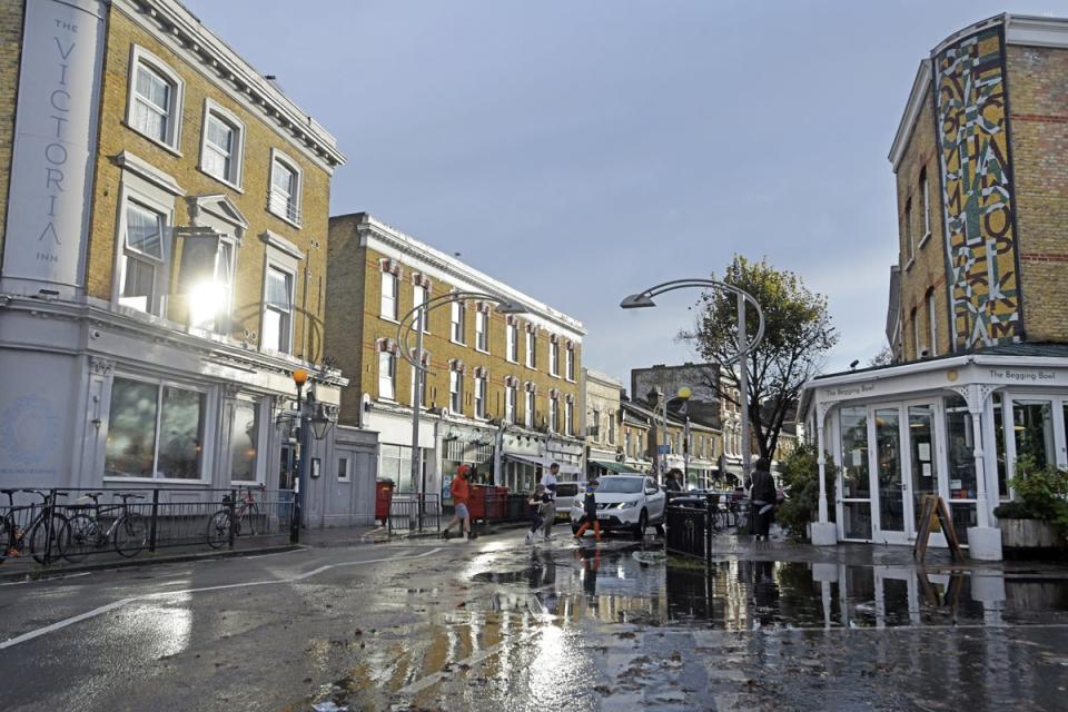 The Victoria Inn and The Begging Bowl (Daniel Lynch)