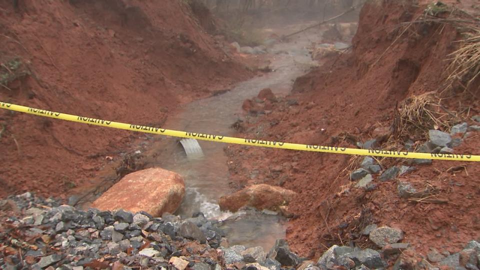 A fear has been renewed for some neighbors in Lincoln County. They’re worried a giant hole will reopen in a road, once again trapping their neighborhood on the other side.