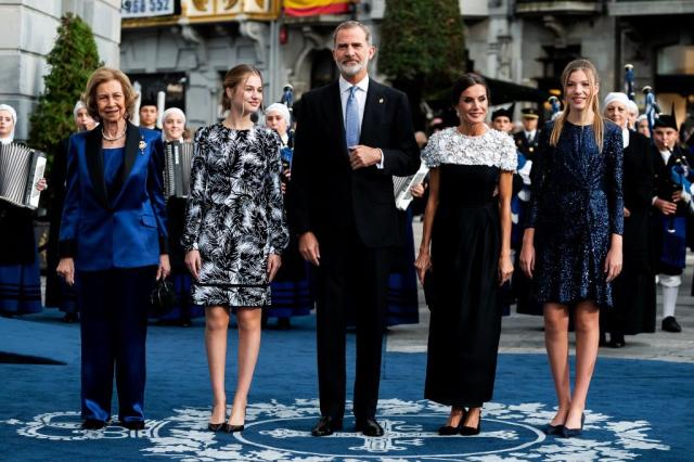 The Spanish Royals Share Their 2022 Christmas Card