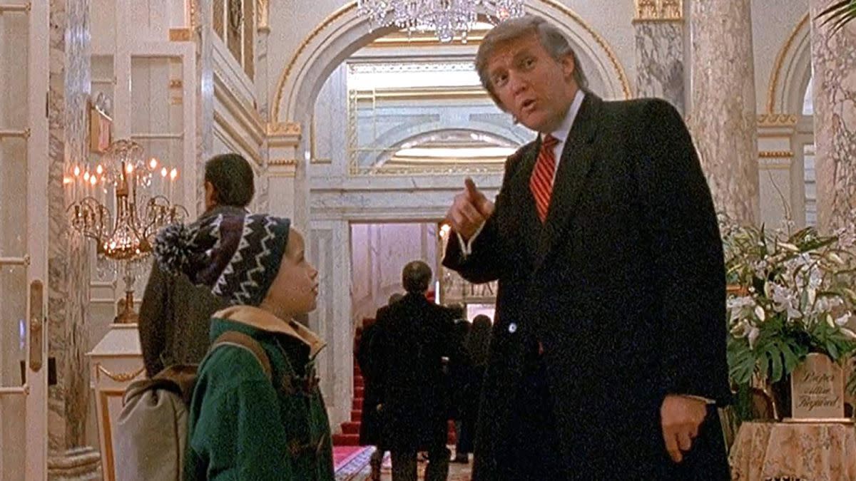 Macaulay Culkin met Donald Trump in 'Home Alone 2: Lost in New York'. (Credit: Fox)