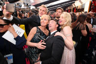 <p>Ruben Ostlund, Terry Notary, Annica Liljeblad, Elisabeth Moss und Claes Bang setzen ihr schönstes Foto-Gesicht auf (Bild: Getty Images) </p>