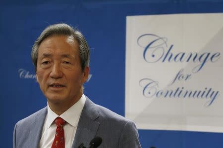 Former FIFA vice-president Chung Mong-joon of South Korea attends a news conference to formally launch his bid to become president of world soccer's governing body in Paris, France, August 17, 2015. REUTERS/Pascal Rossignol