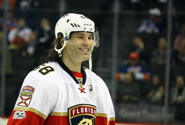 NEW YORK, NY – JANUARY 11: Jaromir Jagr #68 of the Florida Panthers prepares to play against the New York Islanders at the Barclays Center on January 11, 2017 in the Brooklyn borough of New York City. The Panthers defeated the Islanders 2-1. (Photo by Bruce Bennett/Getty Images)