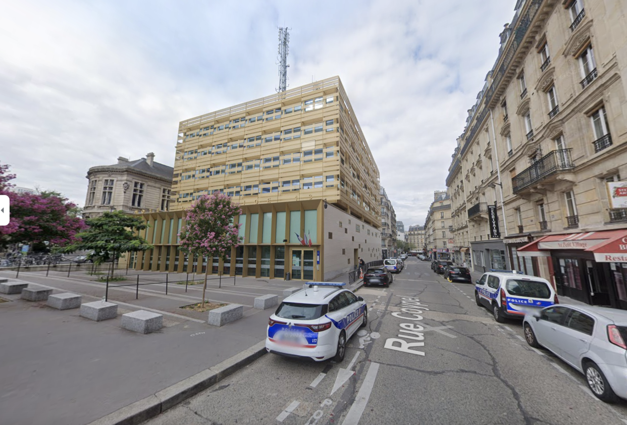 À l’intérieur du commissariat central du XIIIe arrondissement, à Paris, deux policiers ont été grièvement blessés par balles par un homme qui est parvenu à subtiliser une arme après avoir été interpellé pour une violente interpellation commises plus tôt au cutter contre une femme.