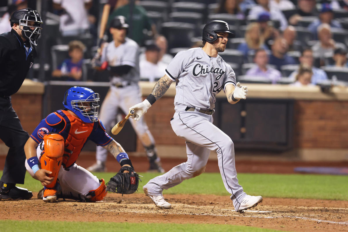 Mets hang on to beat White Sox after nearly blowing seven-run lead