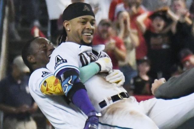 Marte hits walk-off single in ninth, D-backs beat Phillies 2-1 and close to  2-1 in NLCS, Region