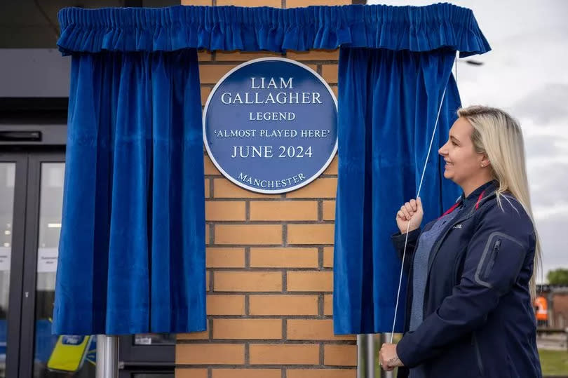 The plaque was unveiled after Liam mysteriously posted on social about a gig in Lidl