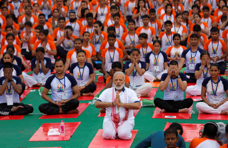 <p>Indian Prime Minister Narendra Modi performs yoga on International Yoga Day in Lucknow, India, June 21, 2017. (Photo: Pawan Kumar/Reuters) </p>