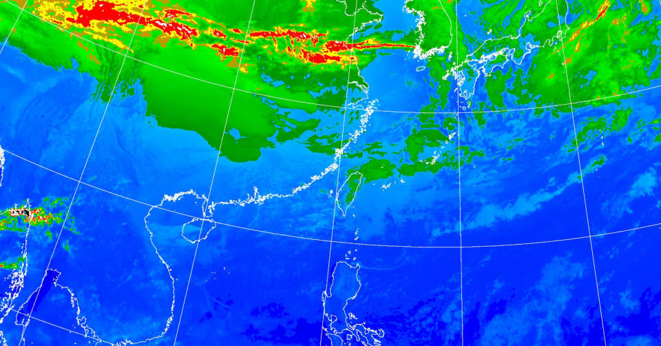 今（7日）強烈大陸冷氣團影響及華南雲雨區東移，各地天氣寒冷，台灣各地有局部短暫雨。（圖取自中央氣象署網站）