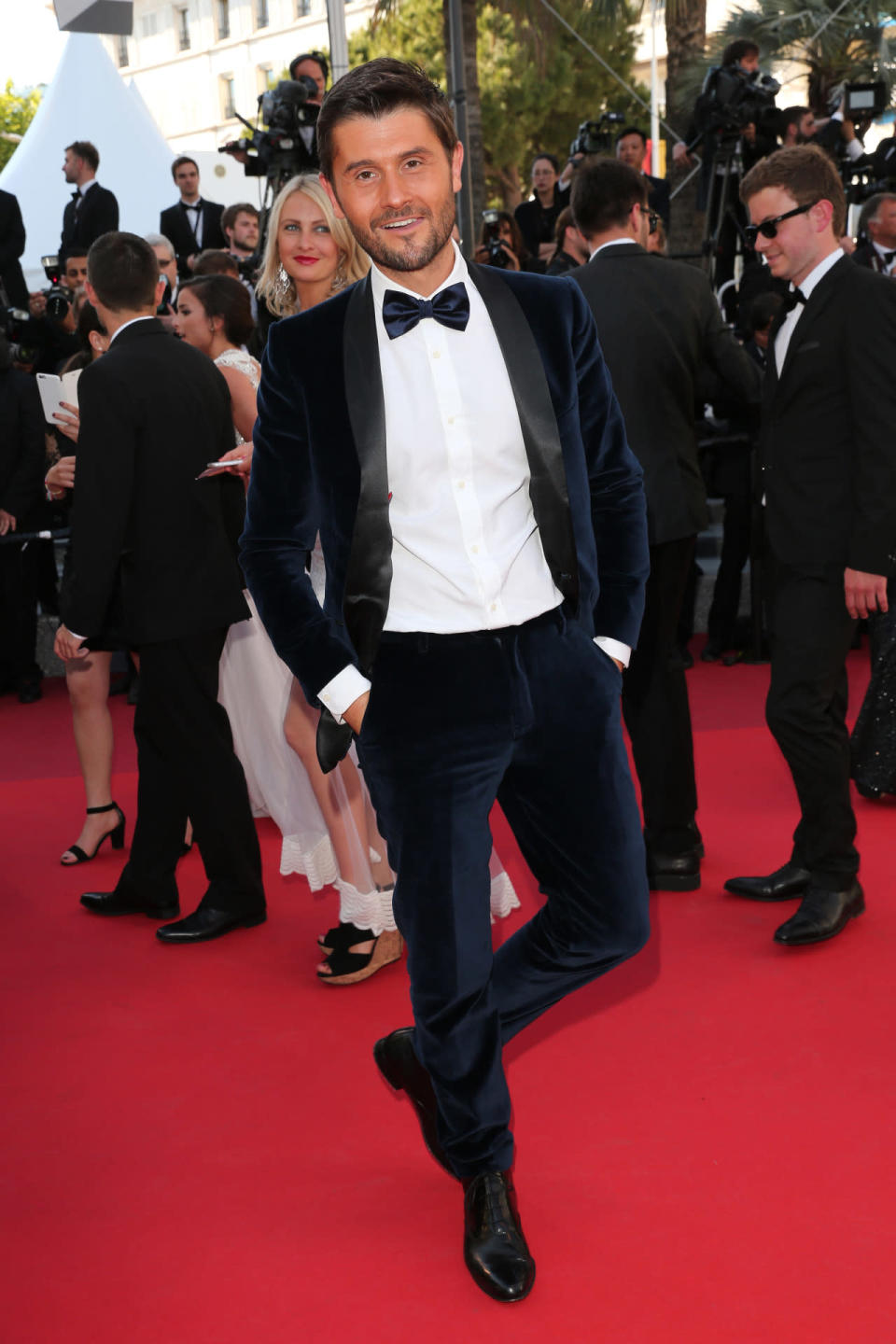 L’animateur de TF1 Christophe Beaugrand tout sourire avant la projection du film “The Last Face” de Sean Penn.