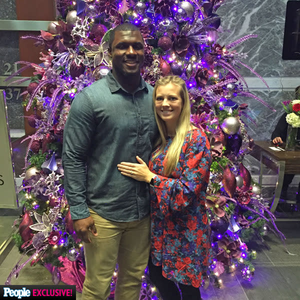 Couple gets married at halftime of Buffalo Bills game in NFL wedding