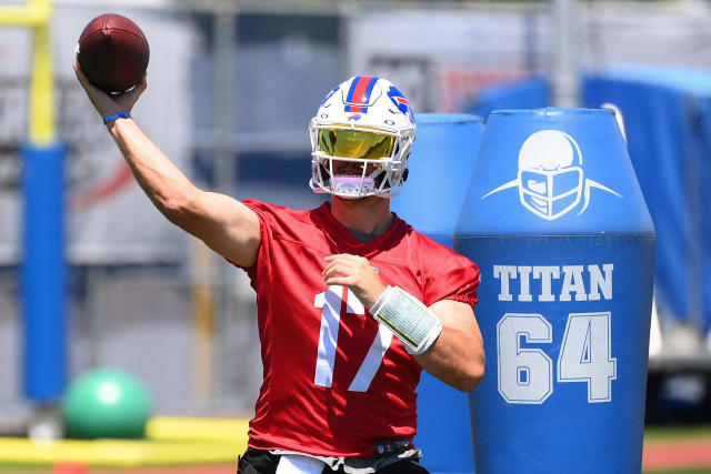 Von Miller explains what's different about Bills QB Josh Allen (video)